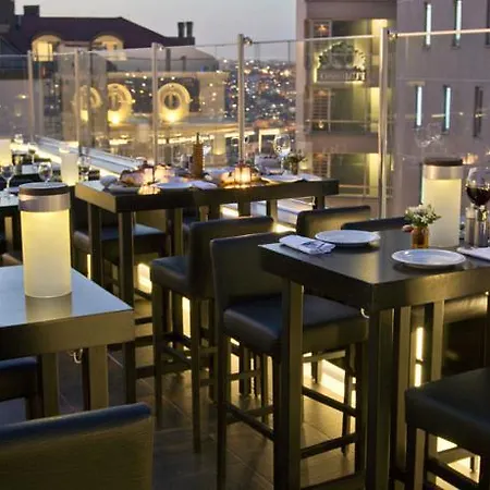 Pera Aparthotel 3*